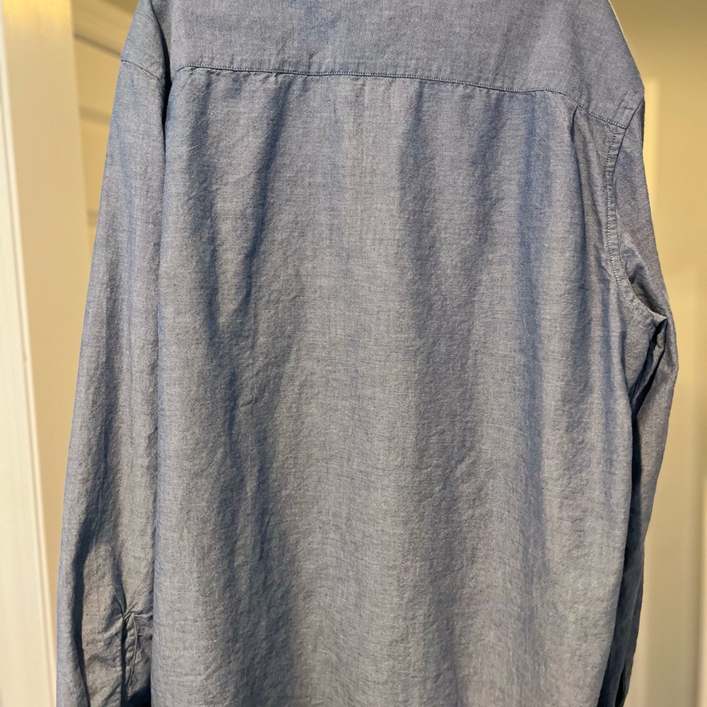 LEVI’S Men's Classic One Pocket Standard Fit Chambray Shirt in blue, XL - Picture 8 of 9
